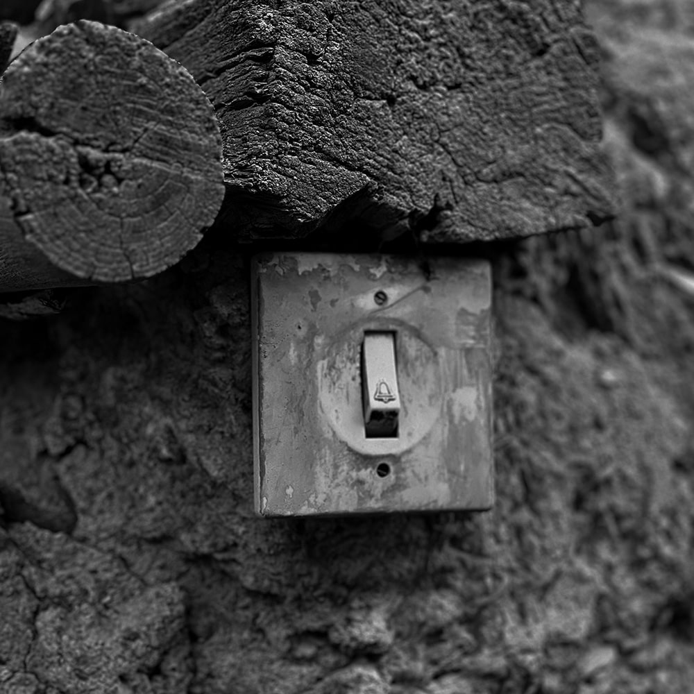 زنگ در سنتی با حس گذشته